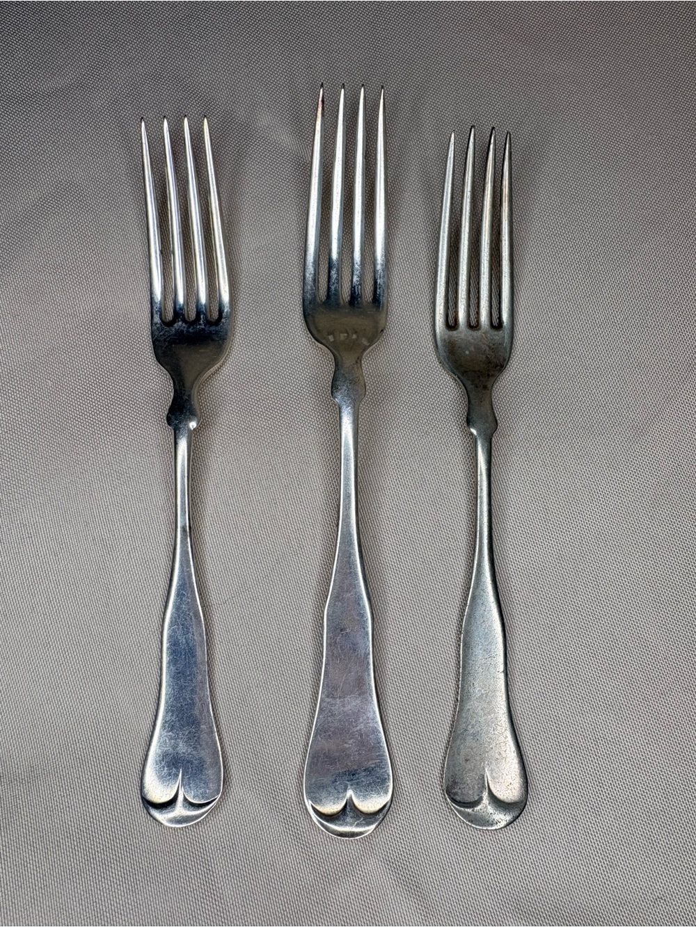 Vintage 1847 Rogers Bros A1 Silverplate Forks Plain / Fiddle Pattern - Set of 3